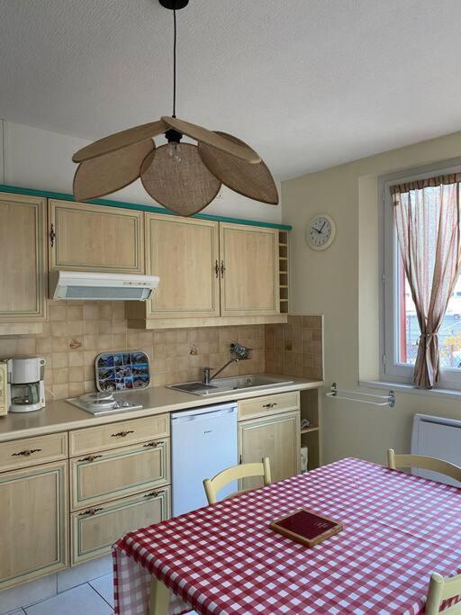Appartement Au Centre Ville. 科特雷 外观 照片